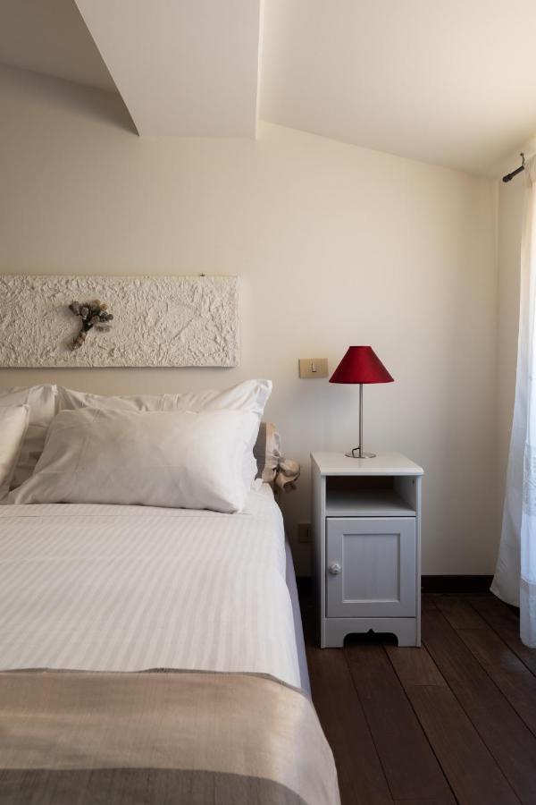 Bright And Comfy Terraced Apartment In Trastevere Рим Екстер'єр фото